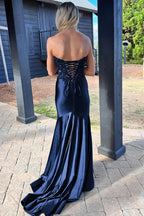 Donya | Vestido de Cetim Preto para Baile com Renda e Fenda, Estilo Sereia e Decote Coração