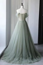 Drusilla | Vestido de Baile Verde-Sálvia com Bordados em Tule e Decote Princesa Ombro a Ombro