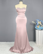 Vestido longo de baile de finalistas sem mangas com decote coração bordado a lantejoulas