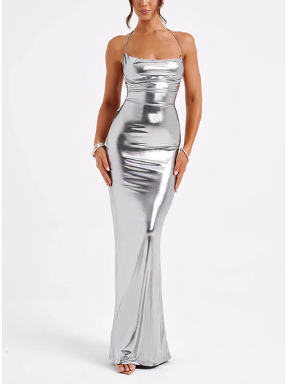 Rückenfreies Maxikleid mit Swing-Kragen und glänzendem Metallic-Muster 