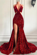 Abito da sera rosso con scollo a V, paillettes, spacco frontale e lunghezza fino a terra, modello sirena con collo allacciato al collo