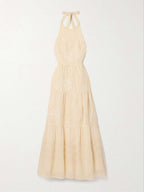 Robe longue élégante à col bénitier en dentelle et tulle ornés