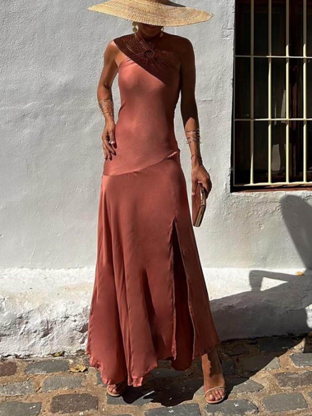 Neckholder-Kleid mit trägerlosem Ringträger und unregelmäßigem Schnitt 