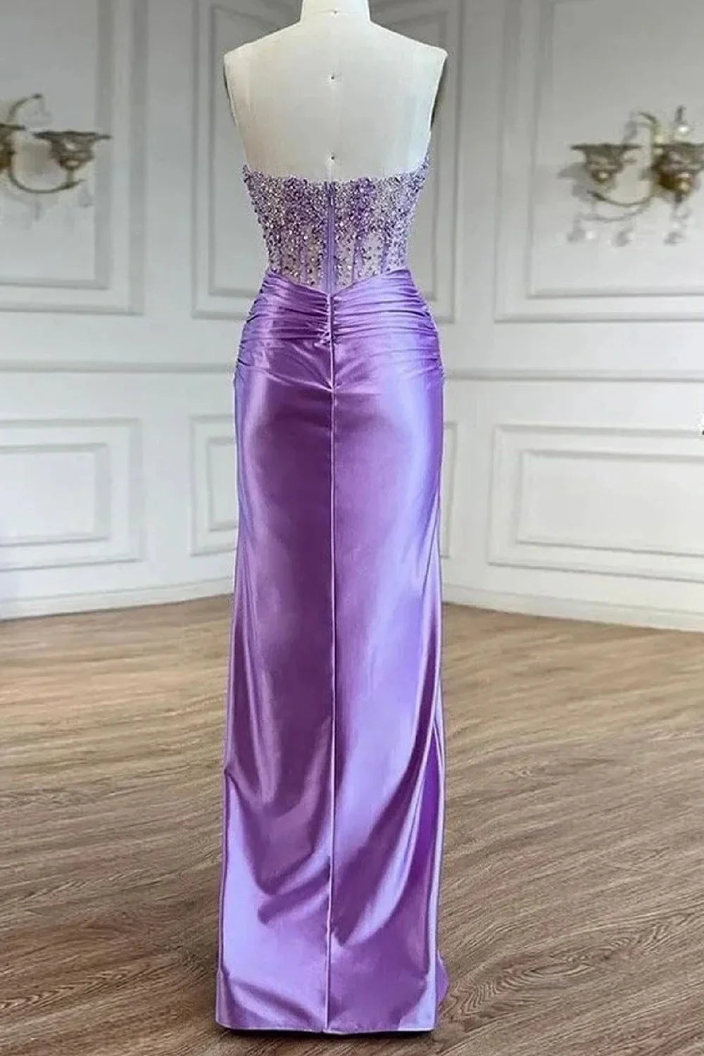 Eirene | Robe longue de bal en satin violette en forme de sirène avec perles