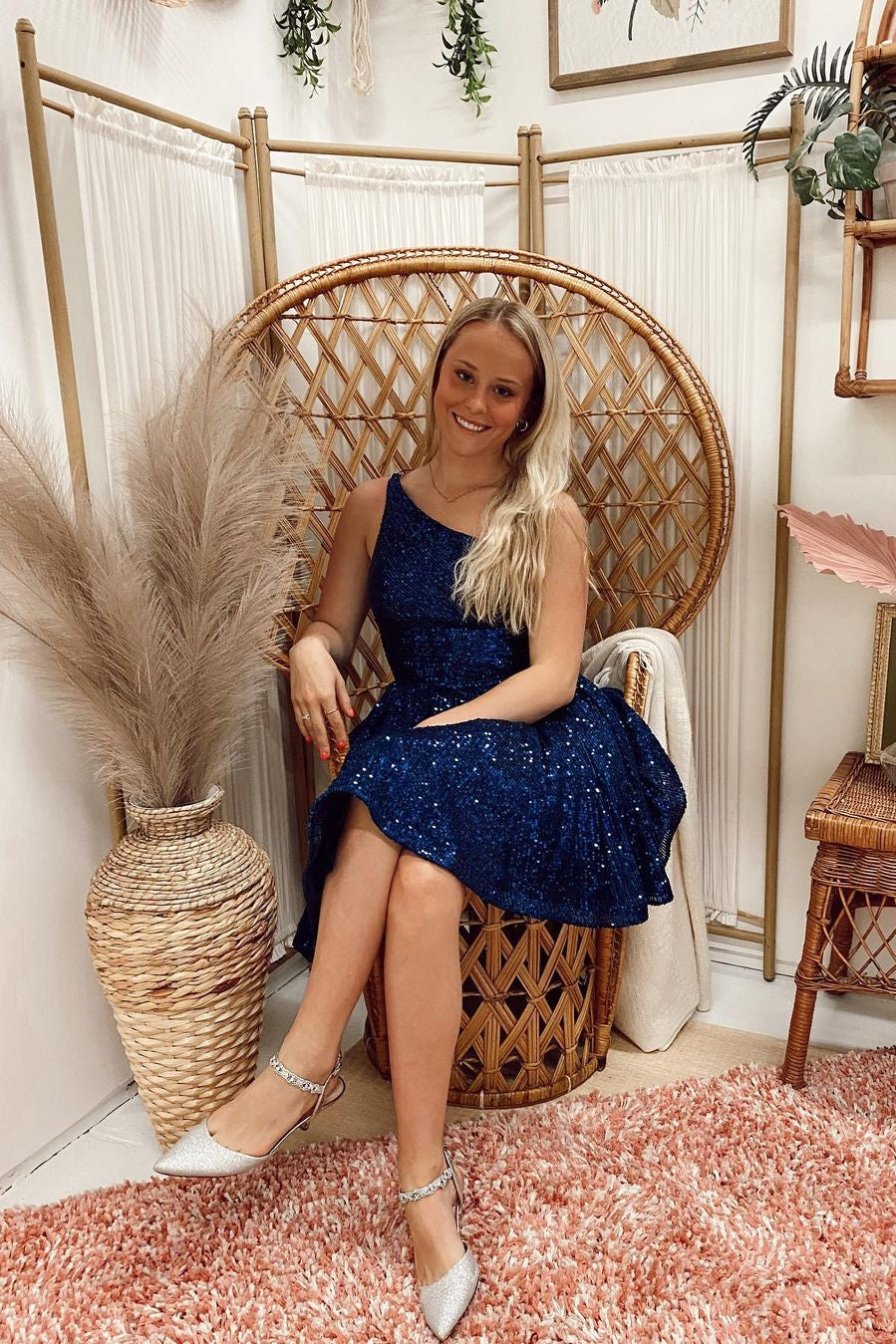 Elegantes A-Linien-Blaues One-Shoulder-Ärmelloses kurzes Homecoming-Kleid