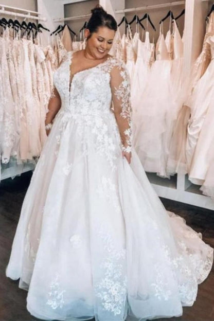 Elegante A-Linien-Brautkleider mit Spitze und V-Ausschnitt in Übergröße mit langen Ärmeln