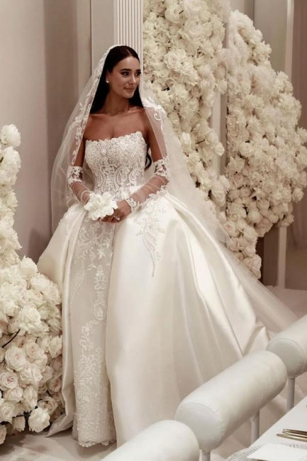 Abito da sposa bianco elegante a linea ad A in tulle con scollo a U e senza maniche, decorato con applicazioni
