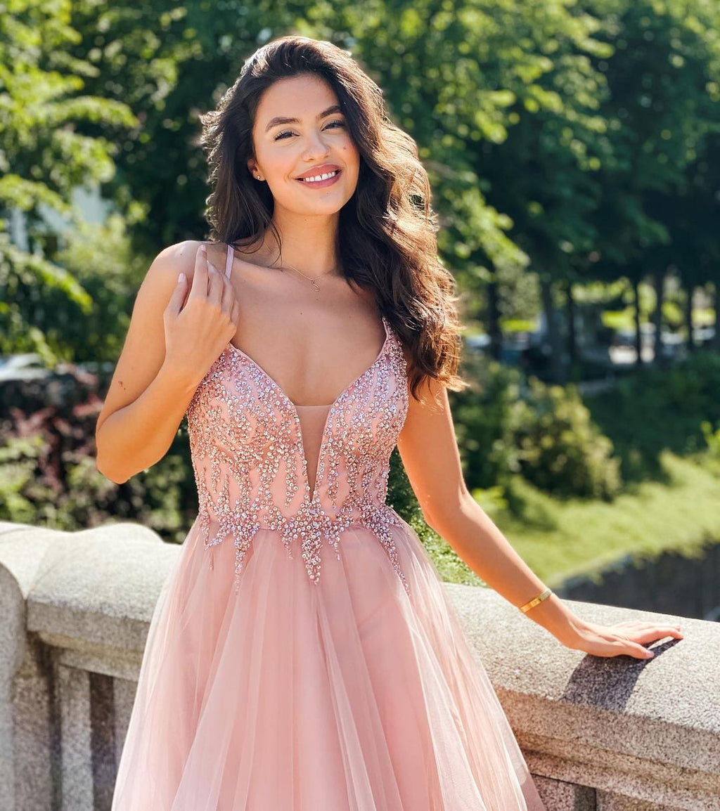 Vestido longo de baile elegante em linha A com decote em V, bordado e tule, costas descobertas