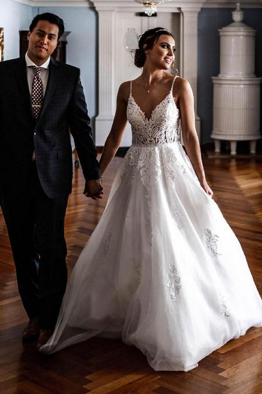 Elegantes A-Linien-Brautkleid mit V-Ausschnitt, Spitze und Tüll und Spaghettiträgern