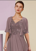 Vestido elegante e bonito para mãe, com mangas 3/4 e corte evasê em renda
