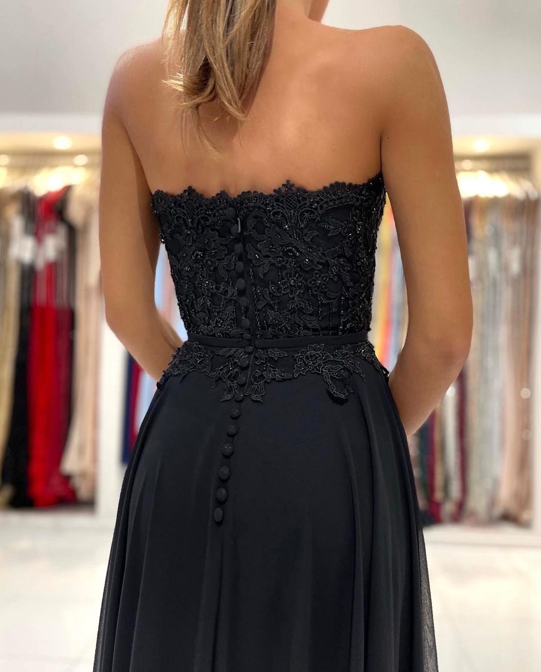 Elegante abito lungo nero a linea ad A con scollo a cuore in chiffon per ballo con spacco