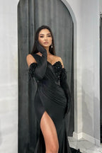 Elegante abito lungo nero a sirena con una spalla, ricamato di paillettes, da cerimonia con spacco
