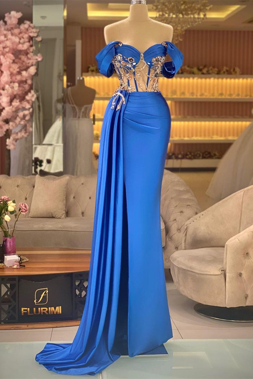 Robe de bal élégante bleue sans manches à épaules dénudées avec perles et fente