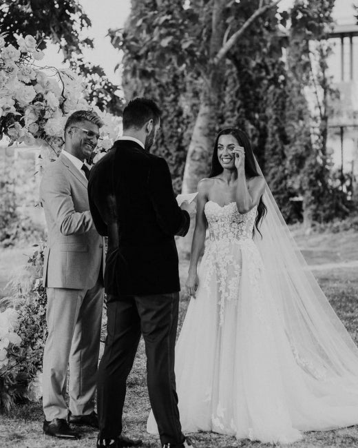 Robes de mariée élégantes bohèmes sans manches en ligne A avec dentelle