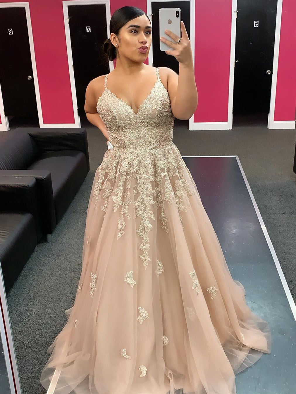 Elegant Champagne Long A Line V Neck Tulle Lace Evening Formal Prom Dresses