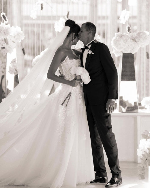 Robes de mariée en ligne A élégantes avec appliques et dentelle