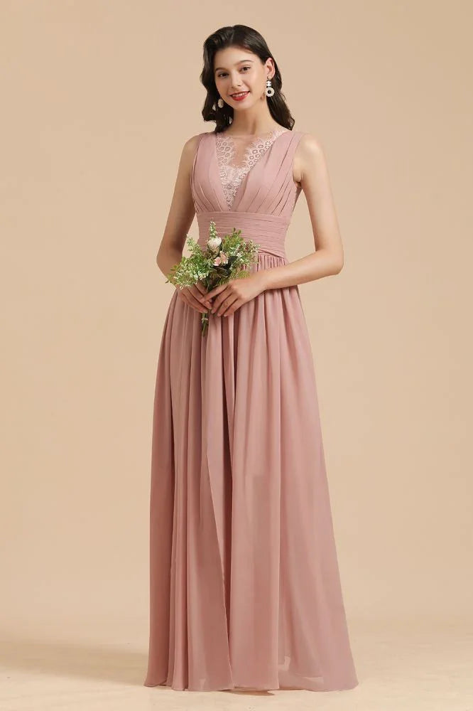 Elegante abito da damigella d'onore senza maniche in pizzo floreale rosa polveroso con spacco laterale per festa