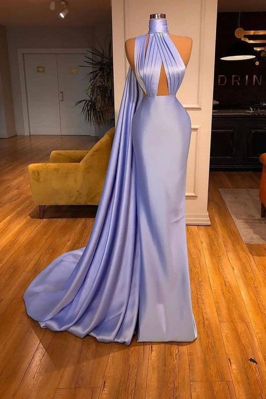 Elegante vestido de noche morado de corte sirena, largo hasta el suelo y cuello alto