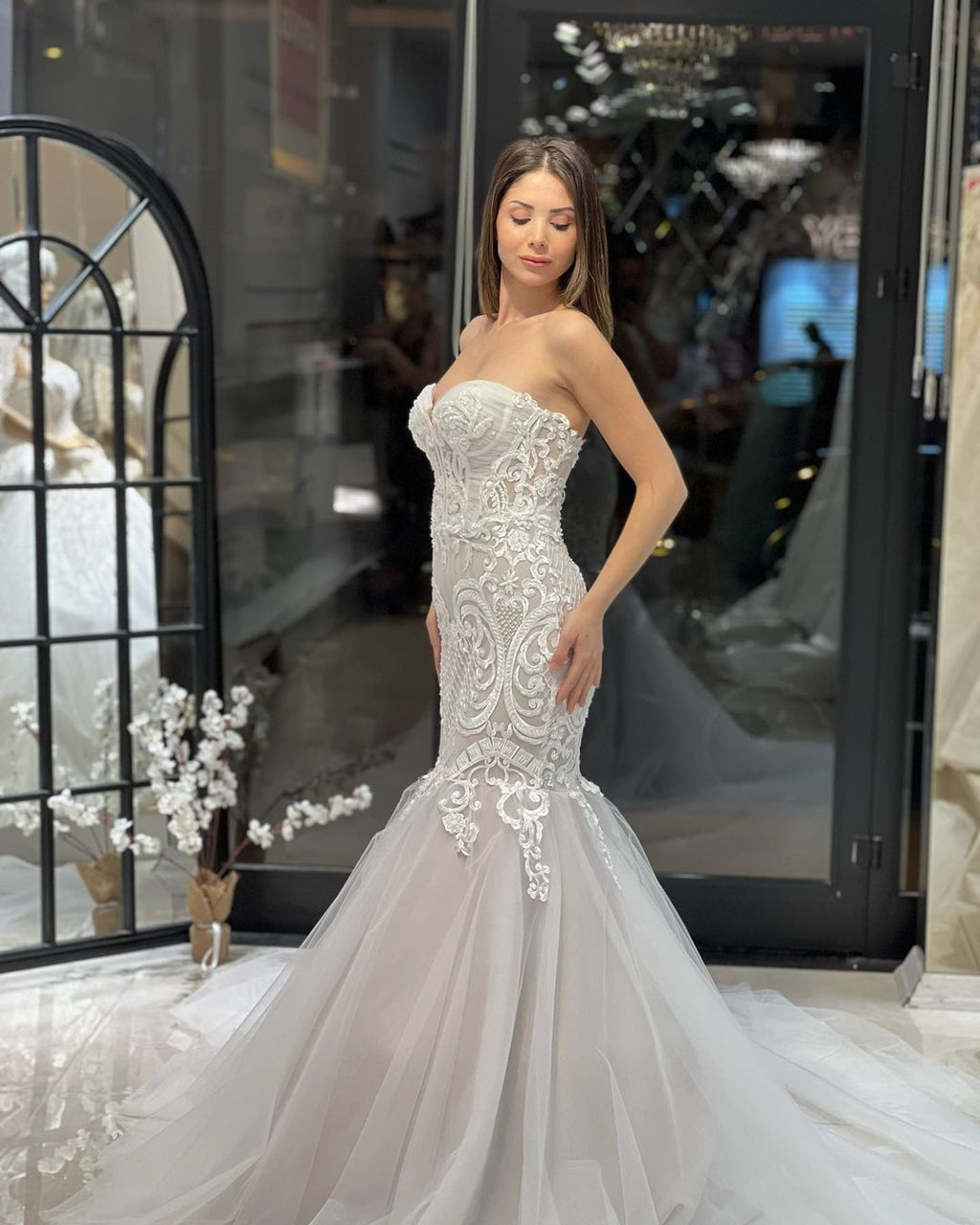 Vestido de Noiva Elegante Comprido até ao Chão, com Decote Coração, Sem Mangas, Estilo Sereia, em Renda com Apliques