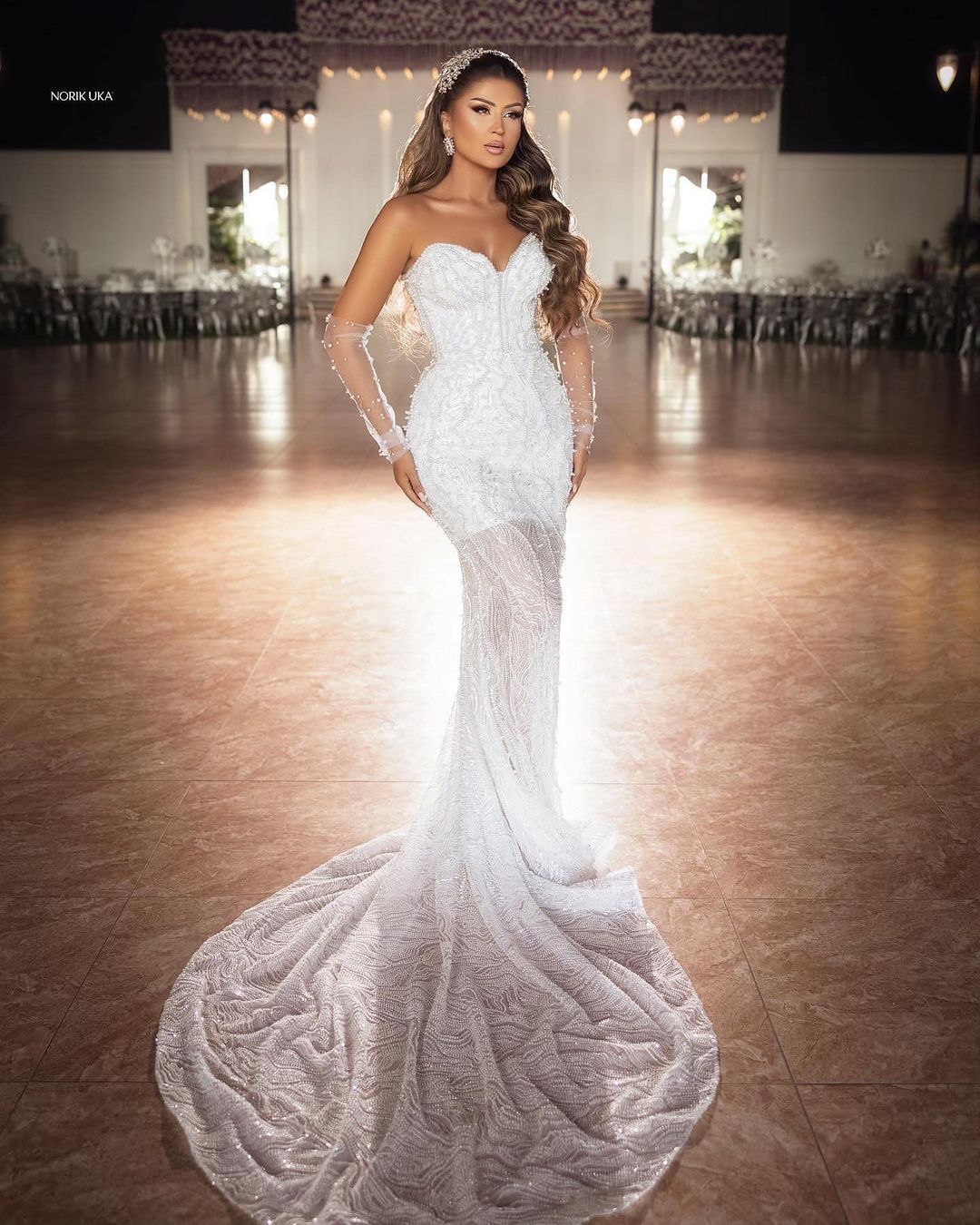 Vestido de Noiva Elegante Comprido até ao Chão, com Decote Coração, Sem Mangas, Estilo Sereia, em Renda com Contas