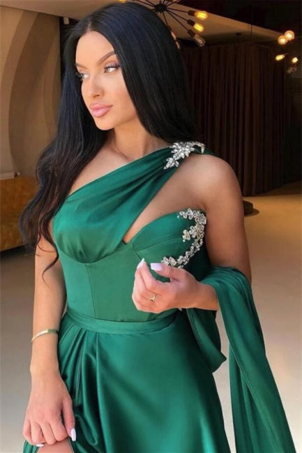 Robe de bal élégante verte asymétrique en ligne A avec perles