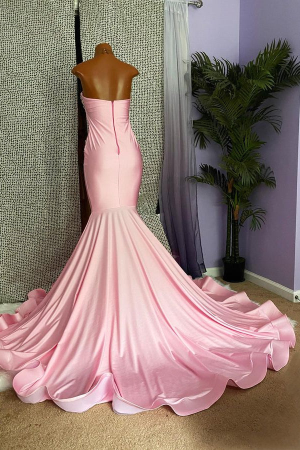 Elegante vestido de fiesta de sirena sin mangas con cuello alto y cuentas