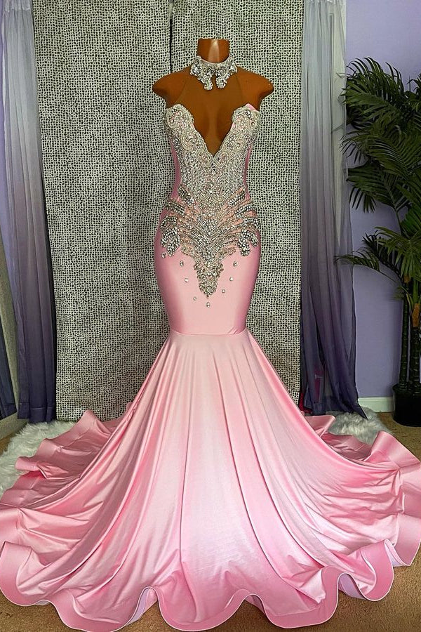 Elegante vestido de fiesta de sirena sin mangas con cuello alto y cuentas