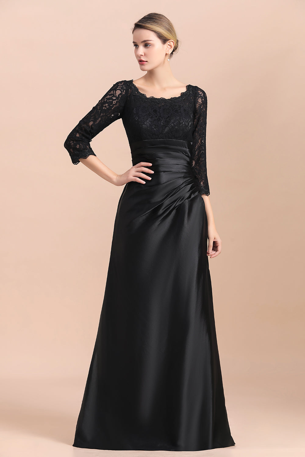 Elegante vestido de novia de satén negro con mangas 3/4 y volantes de encaje, en oferta.