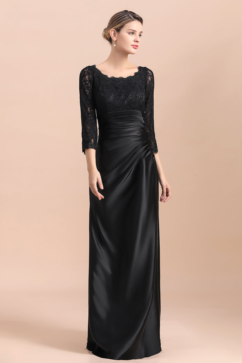 Elegante vestido de novia de satén negro con mangas 3/4 y volantes de encaje, en oferta.
