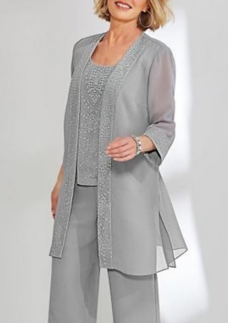 Elegante vestido de gasa de dos piezas con mangas largas y joya para madre