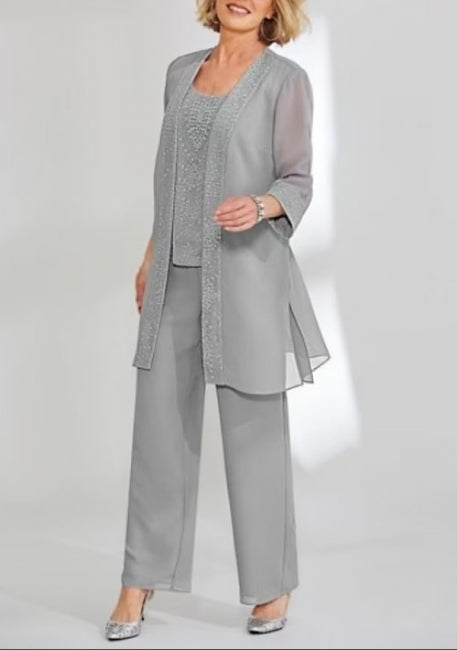 Elegante vestido de gasa de dos piezas con mangas largas y joya para madre
