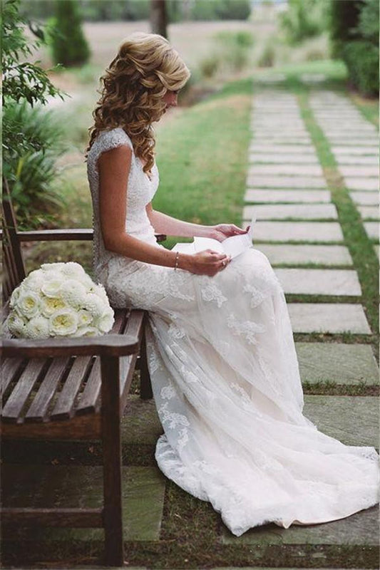 Robe de mariée élégante avec appliques en dentelle et bouton à glissière WD048
