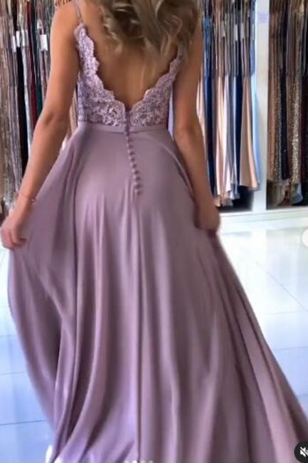 Elegante abito lungo da sera lilla a linea ad A con spacco e pizzo