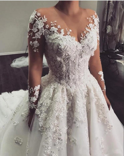 Elegant Long A-Line Bateau Appliques Lace Wedding Dress with Sleeves