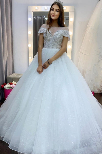 Elegantes langes A-Linien-Brautkleid mit Bateau-Ausschnitt, Pailletten, Kristallen, Tüll und Schleppe