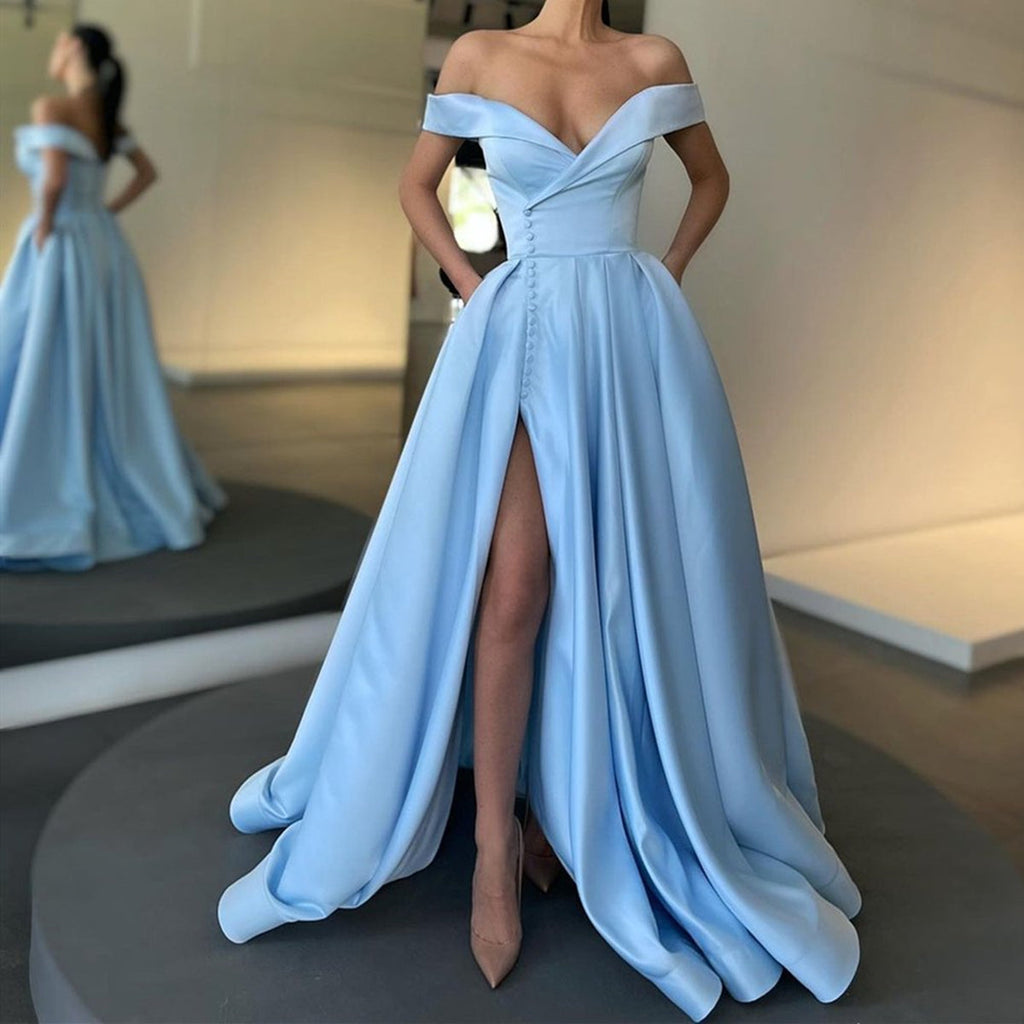 Elegante abito lungo a linea ad A in raso formale da sera con spalle scoperte e spacco