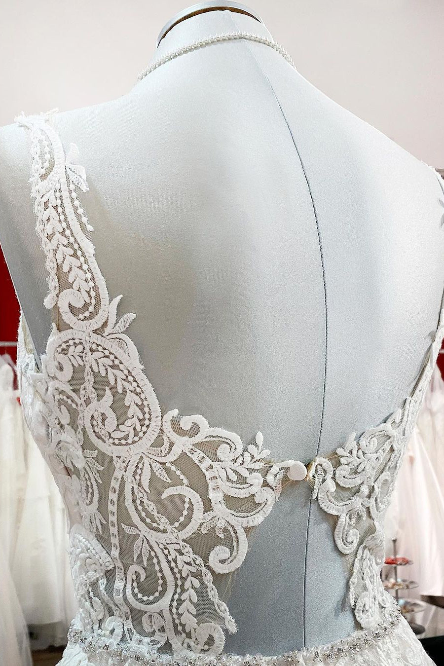Abito da sposa elegante lungo a linea ad A, principessa, in tulle, con scollo a cuore e balze