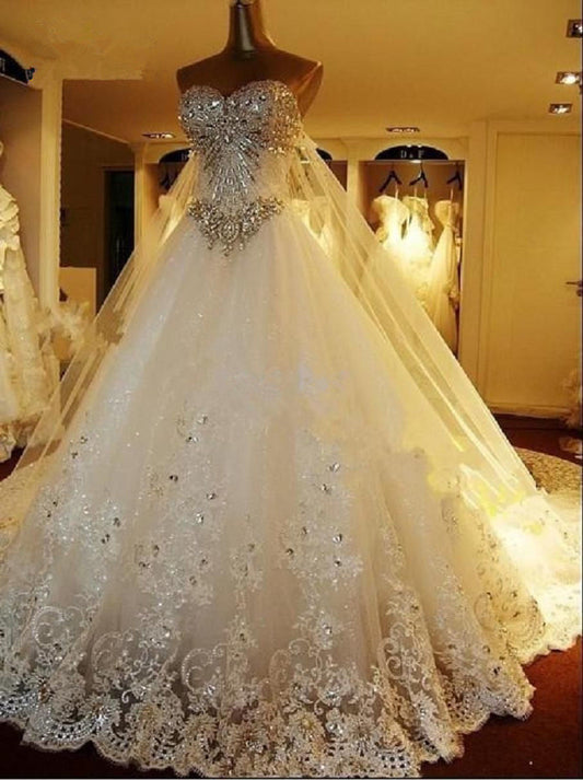 Elegantes langes A-Linien-Brautkleid mit Herzausschnitt und Kristallperlen