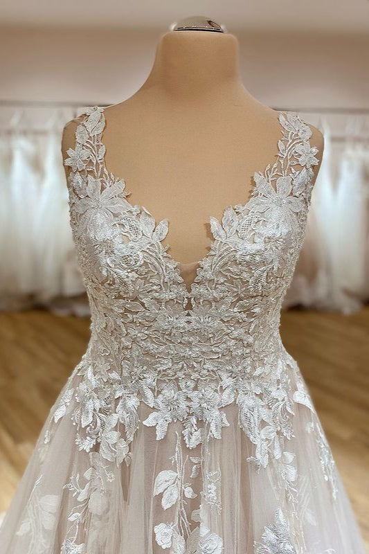 Abito da sposa elegante lungo a linea ad A con scollo a cuore, applicazioni in pizzo e tulle