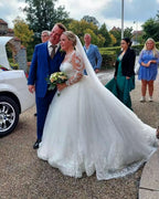 Elegante abito da sposa lungo a linea ad A con scollo a cuore in tulle