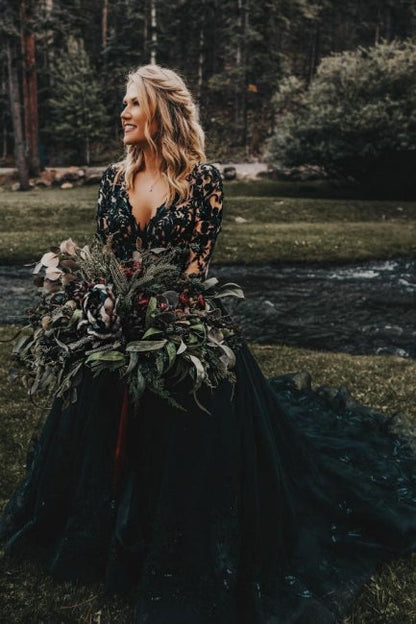Elegant Long Black A-line V-neck Long Sleeves Wedding Dresses With Lace