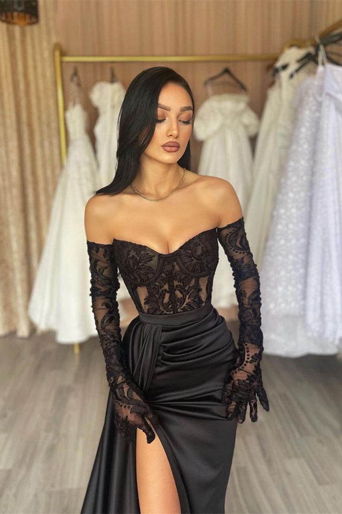 Elegante abito lungo nero da sera a sirena con spalle scoperte in pizzo e spacco