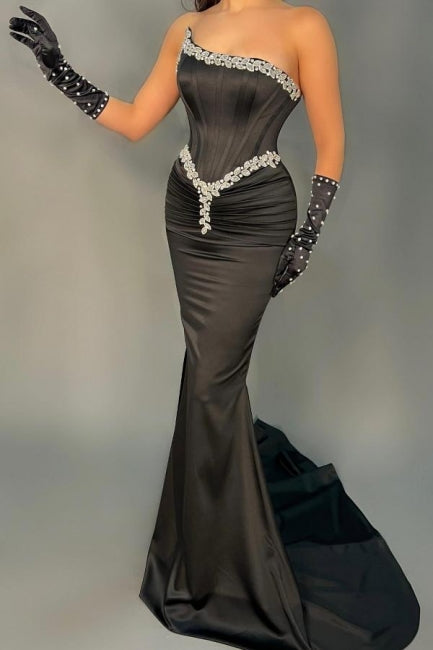 Elegante vestido de noche largo negro sin mangas con lentejuelas y corte sirena
