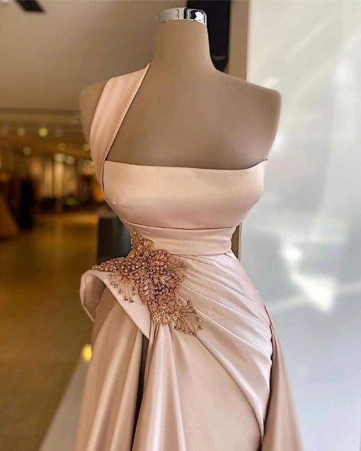 Eleganti abiti da sera lunghi color champagne con spacco alto