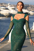 Elegante abito da sera lungo verde scuro con perline, scollatura a barca e maniche