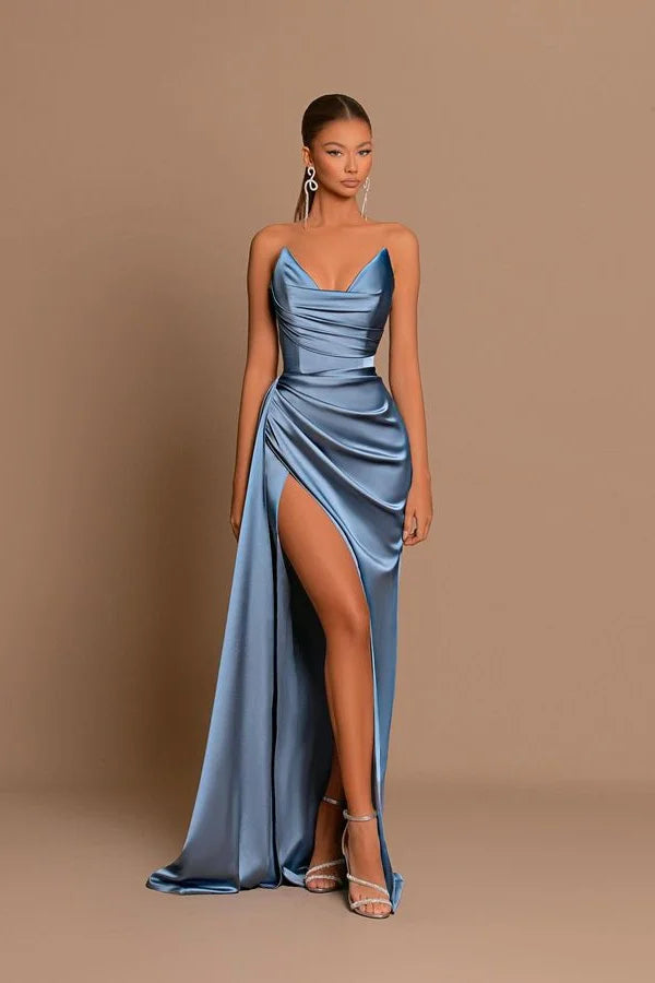 Elegante abito lungo da sera color blu polvere a sirena senza maniche con spacco