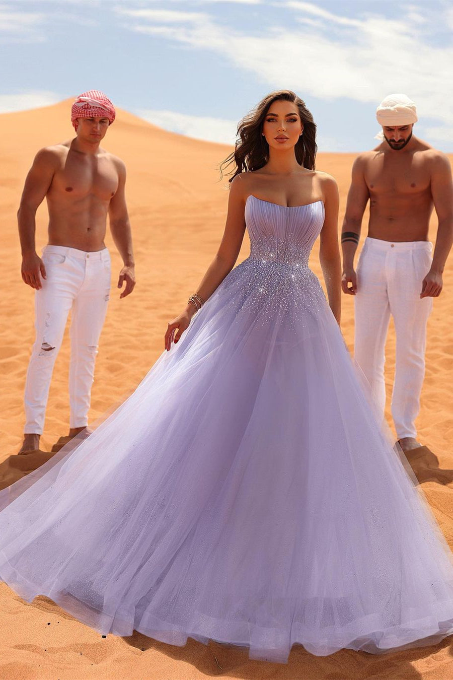 Elegante abito lungo lilla a linea ad A senza maniche con strass e tulle per ballo