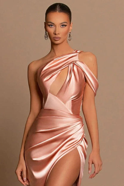 Elegante vestido de fiesta formal de satén con un solo hombro y corte sirena con abertura