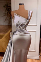 Elegante abito lungo da sera in raso a sirena, monospalla e senza maniche
