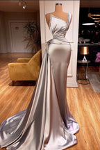Elegante abito lungo da sera in raso a sirena, monospalla e senza maniche